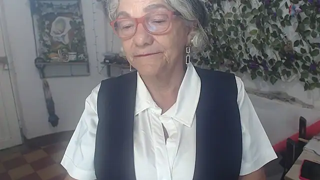 FunnyGrandma online show from 12.02.25