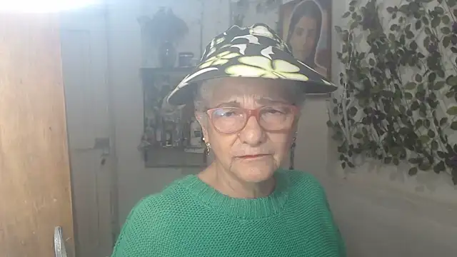 FunnyGrandma online show from 06.04.26