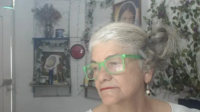 Snapshot of FunnyGrandma chatting on 07.08.26 FunnyGrandma online show from 07.08.26