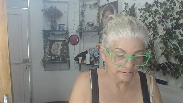 Snapshot of FunnyGrandma chatting on 07.29.26 FunnyGrandma online show from 07.29.26