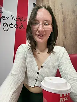 The Snowwhitee online show from 04.07.26