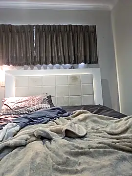 PhoenixDesirexh online show from 04.14.26