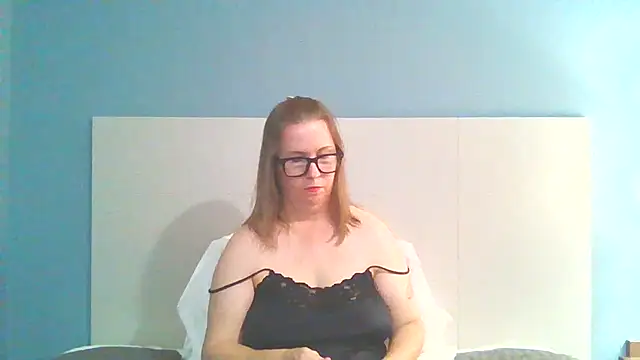 Snapshot of SweetandNaughty1 chatting on 12.13.24 SweetandNaughty1 online show from 12.13.24