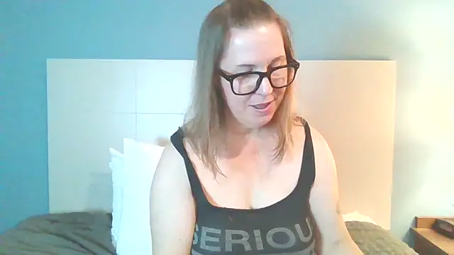 Snapshot of SweetandNaughty1 chatting on 12.19.24 SweetandNaughty1 online show from 12.19.24