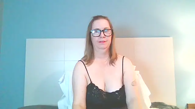 Snapshot of SweetandNaughty1 chatting on 12.27.24 SweetandNaughty1 online show from 12.27.24