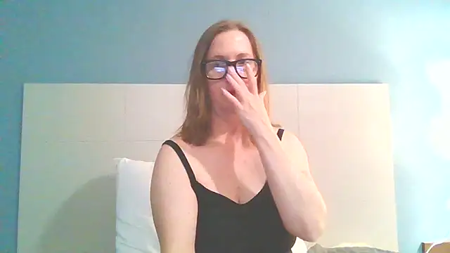 Snapshot of SweetandNaughty1 chatting on 03.06.25 SweetandNaughty1 online show from 03.06.25