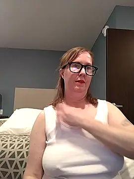 Snapshot of SweetandNaughty1 chatting on 10.20.25 SweetandNaughty1 online show from 10.20.25