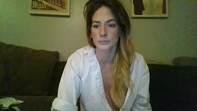 Snapshot of Rhodesxox chatting on 11.20.25 Rhodesxox online show from 11.20.25