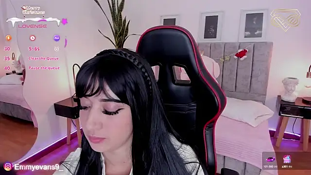 EmmyEvans1 online show from 12.23.24