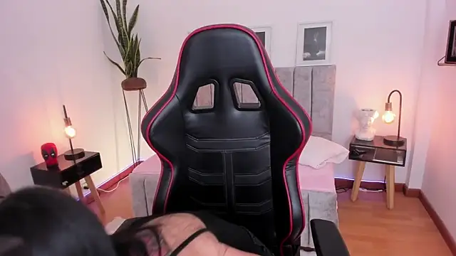 EmmyEvans1 online show from 01.13.25