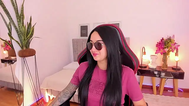 EmmyEvans1 online show from 02.22.25