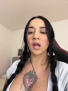 EmmyEvans1 online show from 03.05.25