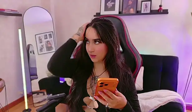 EmmyEvans1 online show from 03.25.26