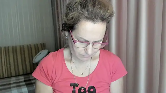 lauraoven online show from 01.12.25