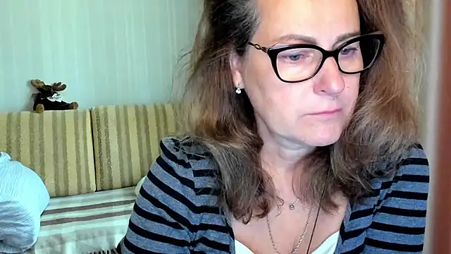 lauraoven online show from 09.30.25