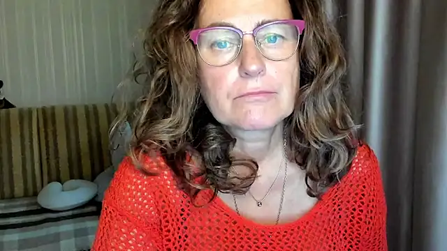 lauraoven online show from 10.06.25