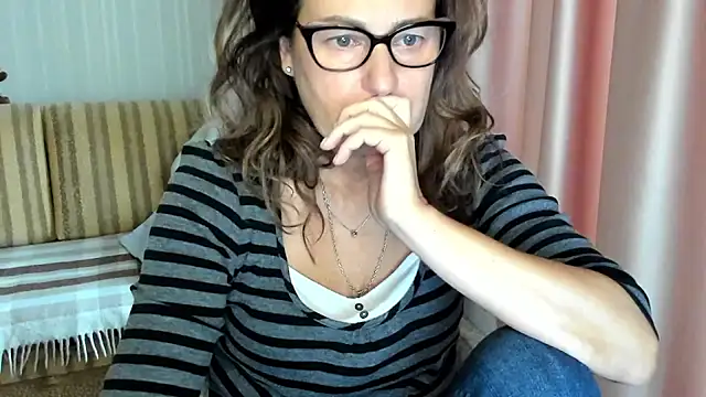 lauraoven online show from 10.29.25