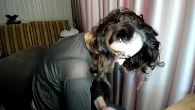 lauraoven online show from 02.01.26