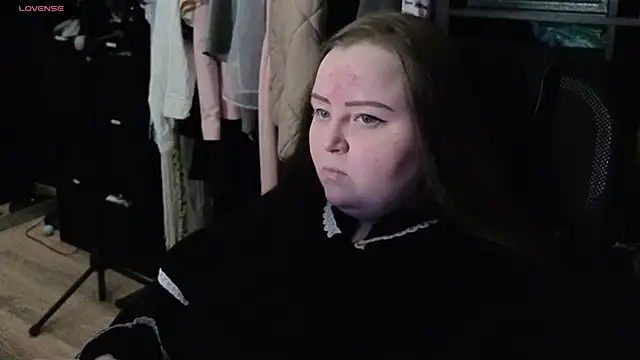 Snapshot of EMMA__CONNOR chatting on 10.17.25 EMMA  CONNOR online show from 10.17.25