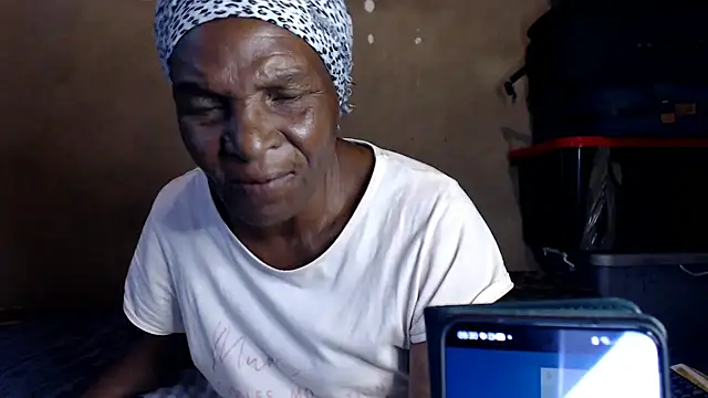 Snapshot of NaughtyGranny chatting on 03.09.25 NaughtyGranny online show from 03.09.25