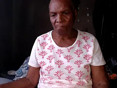 Snapshot of NaughtyGranny chatting on 11.12.25 NaughtyGranny online show from 11.12.25