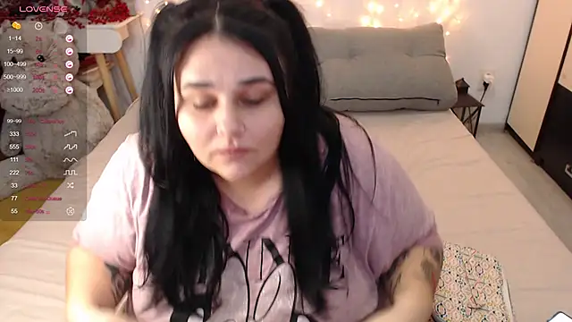 naughtykiss online show from 12.18.24