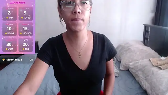 Snapshot of sensual_nataliee chatting on 03.26.26 sensual nataliee online show from 03.26.26