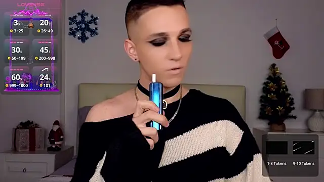 Snapshot of HelenSpellman chatting on 12.26.24 HelenSpellman online show from 12.26.24