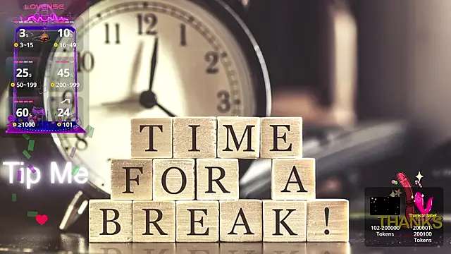 Snapshot of HelenSpellman chatting on 02.13.26 HelenSpellman online show from 02.13.26