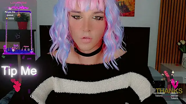 Snapshot of HelenSpellman chatting on 04.16.26 HelenSpellman online show from 04.16.26