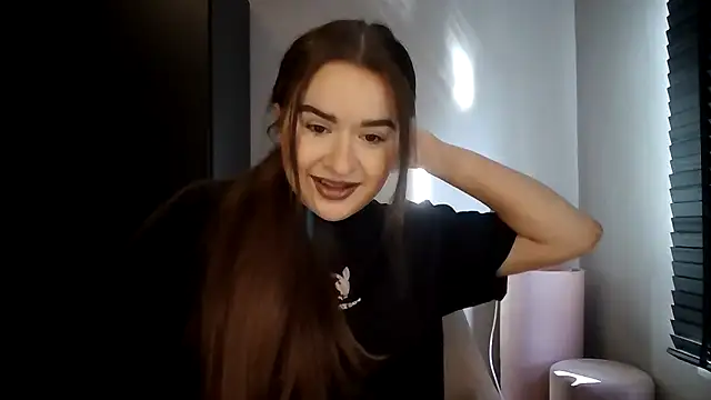 Snapshot of avajade chatting on 02.04.26 avajade online show from 02.04.26