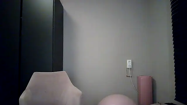 Snapshot of avajade chatting on 05.21.26 avajade online show from 05.21.26