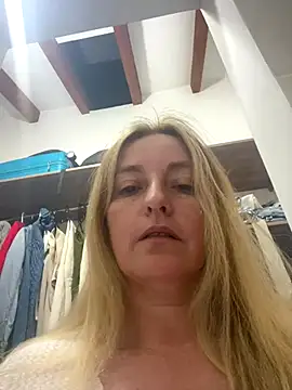 moniquerainx online show from 12.14.25