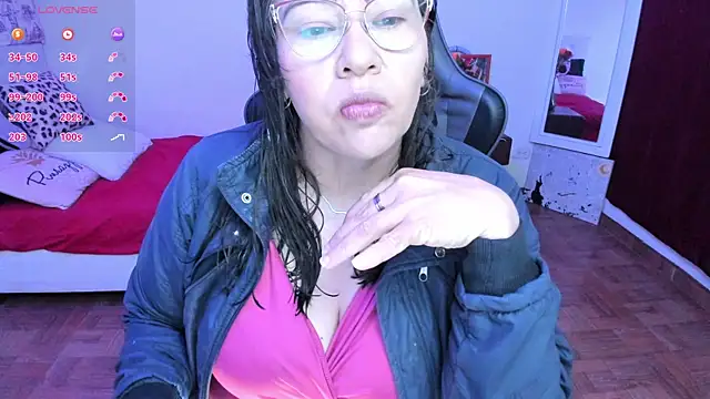 Snapshot of esmeralda_milf chatting on 07.02.26 esmeralda milf online show from 07.02.26