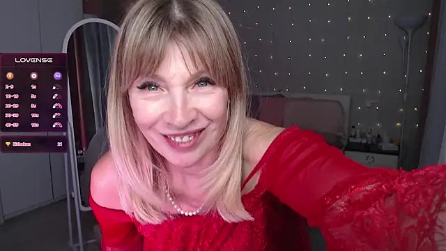 Snapshot of JuliaVilnet chatting on 11.01.25 JuliaVilnet online show from 11.01.25