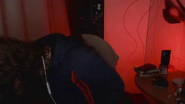 Snapshot of JohansonKatie chatting on 01.14.25 JohansonKatie online show from 01.14.25