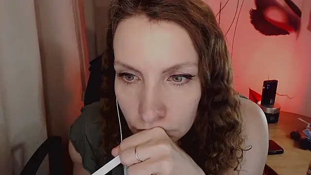 Snapshot of JohansonKatie chatting on 01.27.25 JohansonKatie online show from 01.27.25