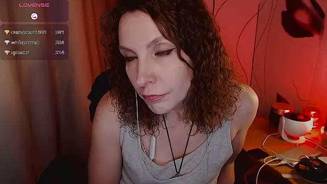 Snapshot of JohansonKatie chatting on 01.31.25 JohansonKatie online show from 01.31.25