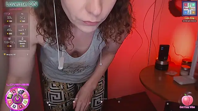 Snapshot of JohansonKatie chatting on 02.16.25 JohansonKatie online show from 02.16.25