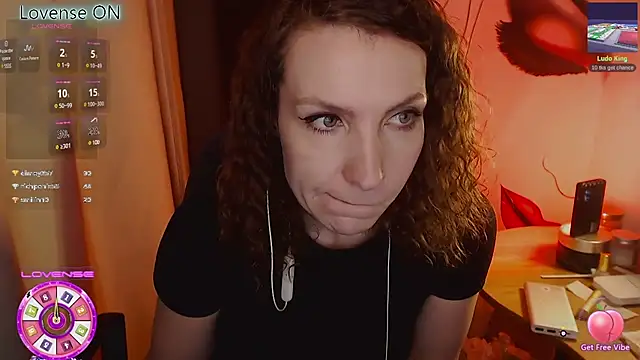 Snapshot of JohansonKatie chatting on 02.26.25 JohansonKatie online show from 02.26.25