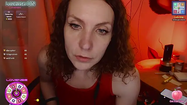 Snapshot of JohansonKatie chatting on 02.26.25 JohansonKatie online show from 02.26.25