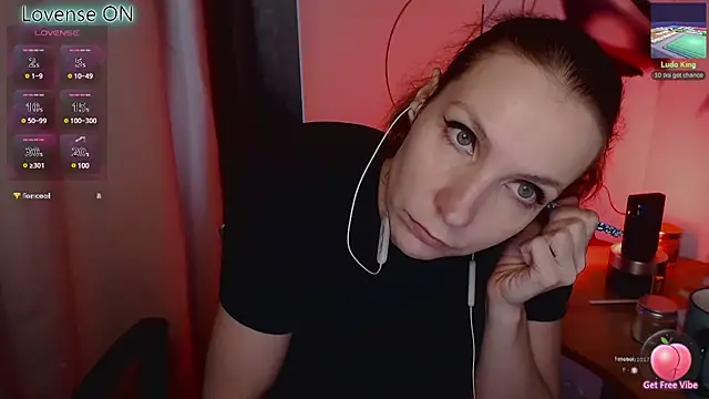 Snapshot of JohansonKatie chatting on 02.28.25 JohansonKatie online show from 02.28.25