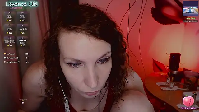 Snapshot of JohansonKatie chatting on 03.07.25 JohansonKatie online show from 03.07.25