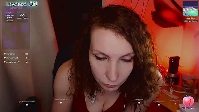 Snapshot of JohansonKatie chatting on 03.08.25 JohansonKatie online show from 03.08.25