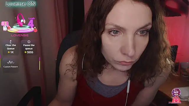 Snapshot of JohansonKatie chatting on 03.12.25 JohansonKatie online show from 03.12.25