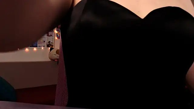 Snapshot of MilenaSaint chatting on 02.03.25 MilenaSaint online show from 02.03.25