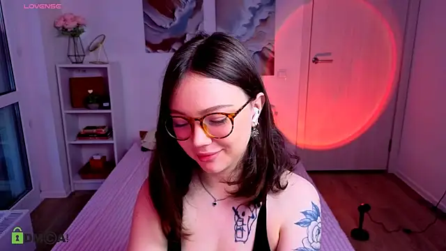 Snapshot of MilenaSaint chatting on 10.03.25 MilenaSaint online show from 10.03.25