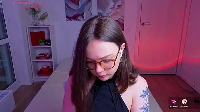 Snapshot of MilenaSaint chatting on 10.06.25 MilenaSaint online show from 10.06.25