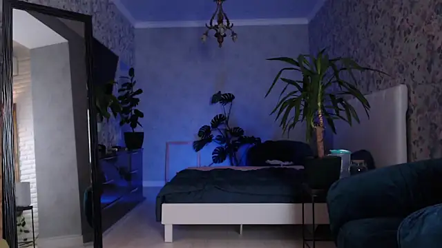 Snapshot of ClaraBendover chatting on 11.11.25 ClaraBendover online show from 11.11.25