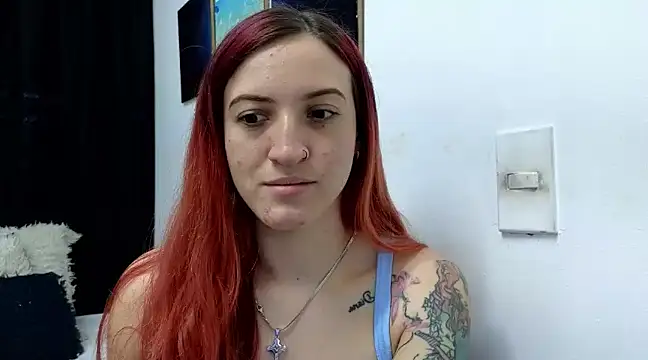 Snapshot of ninaa_fox chatting on 01.11.25 ninaa fox online show from 01.11.25